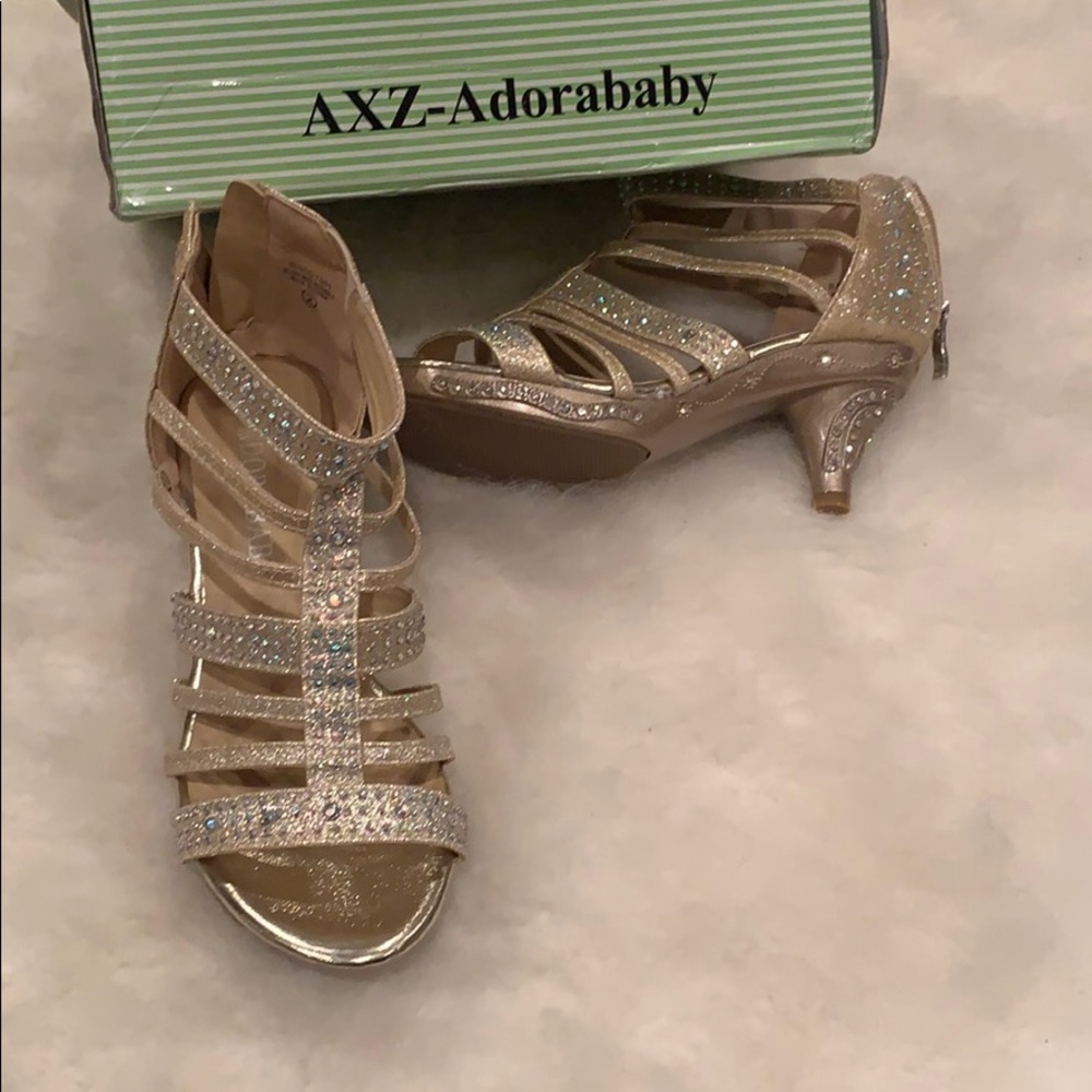 Girls dress heel sz 2
